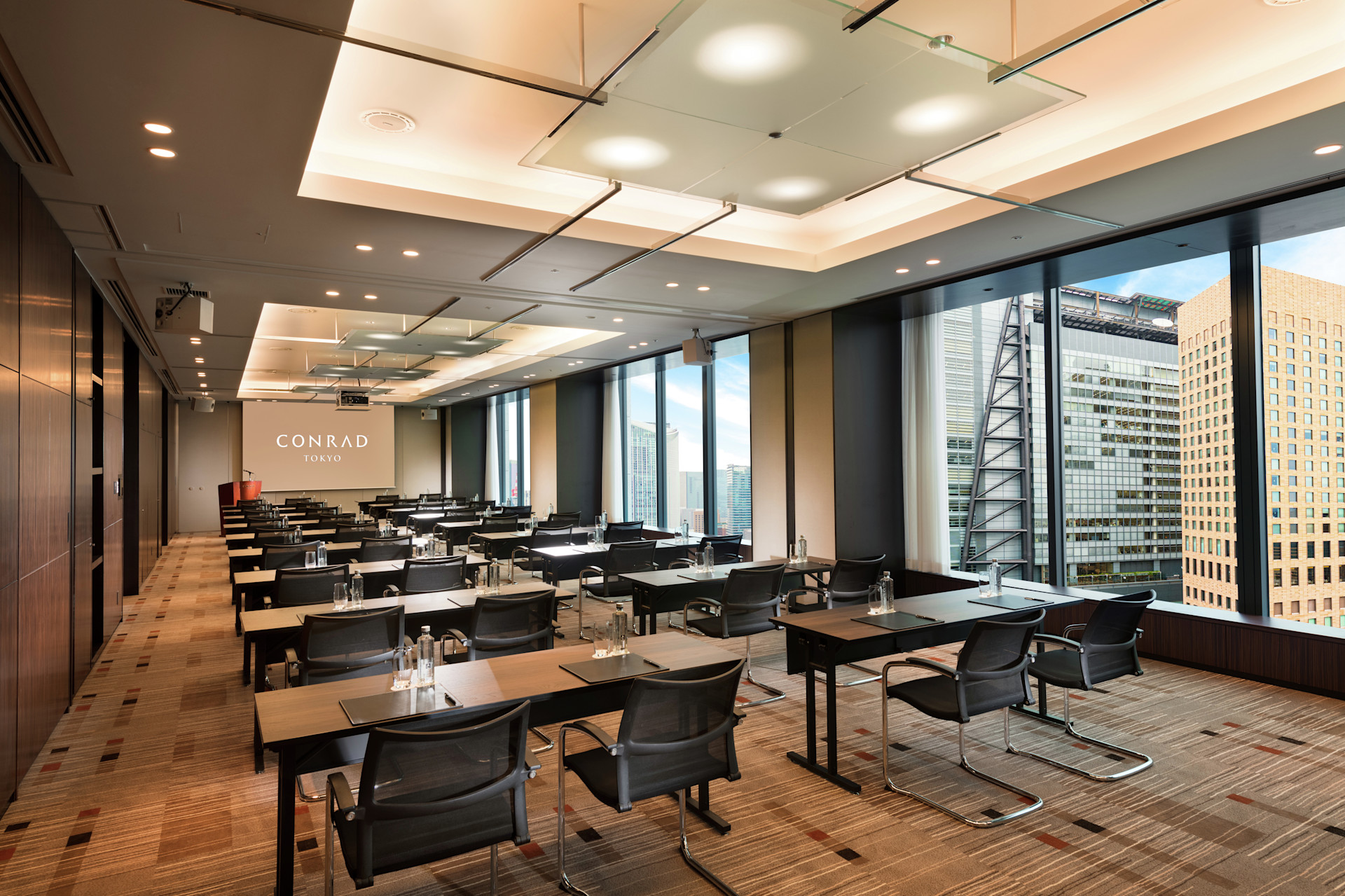 Conrad Tokyo - Luxury hotel in Shiodome Tokyo